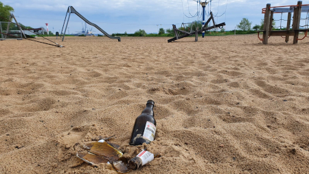 glasscherben am spielplatz 450